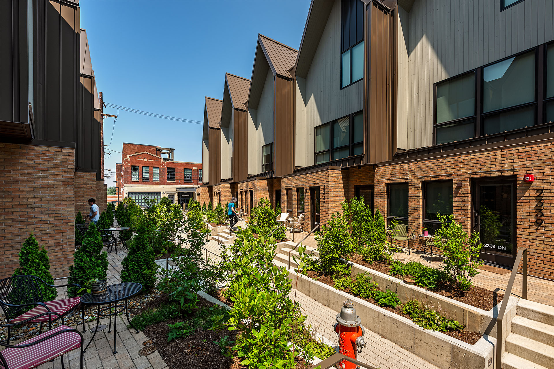 02 – W17th – COURTYARD 02 – W17th – COURTYARD