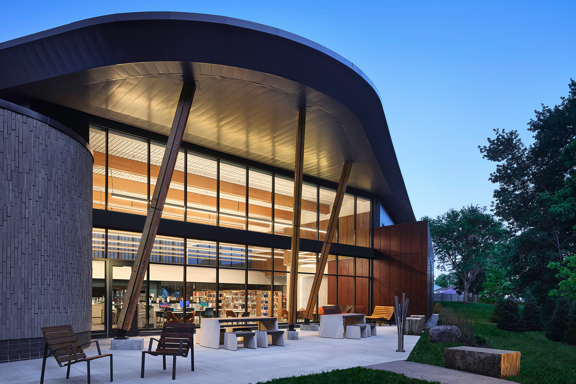 15 – CCPL Parma Hts – PATIO NIGHT