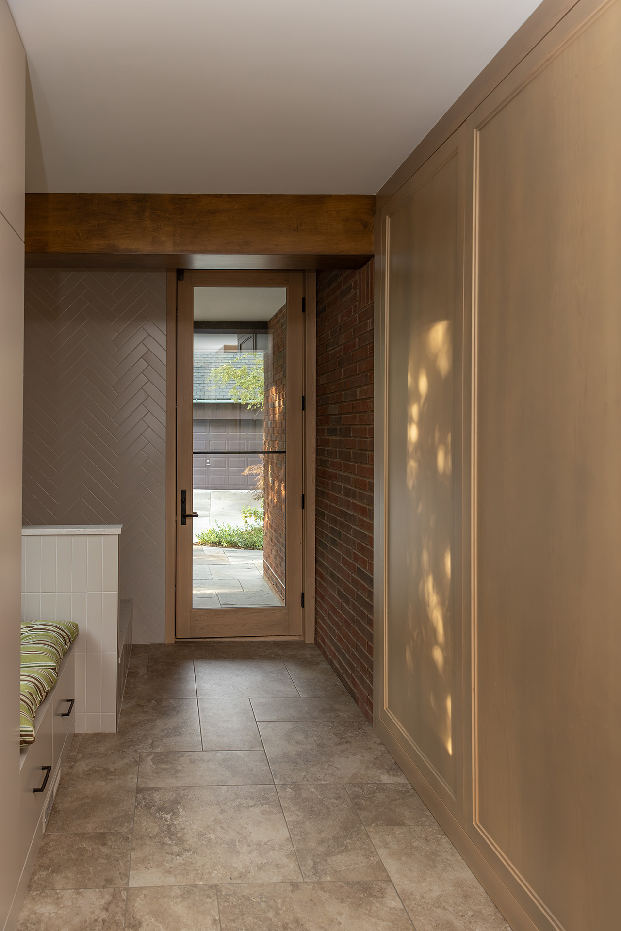 10 – J Residence – ENTRY 10 – J Residence – ENTRY